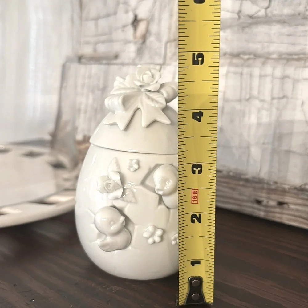 Renaldy’s 3D Cracked Egg Trinket Holder. Vintage. Fine China. Made in Tiawan